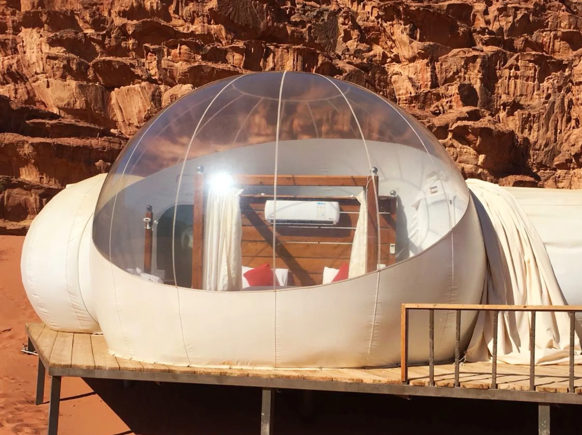 Luxury desert camp in Wadi Rum, Jordan